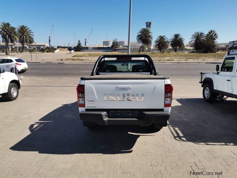 Isuzu KB 240 LE 4x4 D/C in Namibia