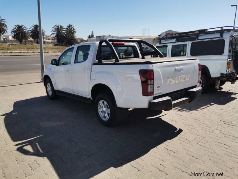 Isuzu KB 240 LE 4x4 D/C in Namibia