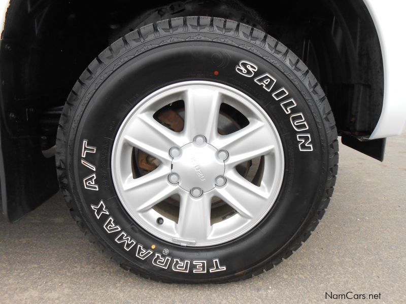 Isuzu KB 240 LE D/C 4X4 in Namibia