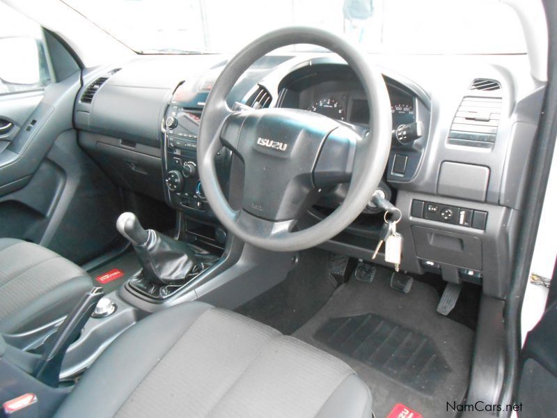 Isuzu KB 240 LE D/C 4X4 in Namibia