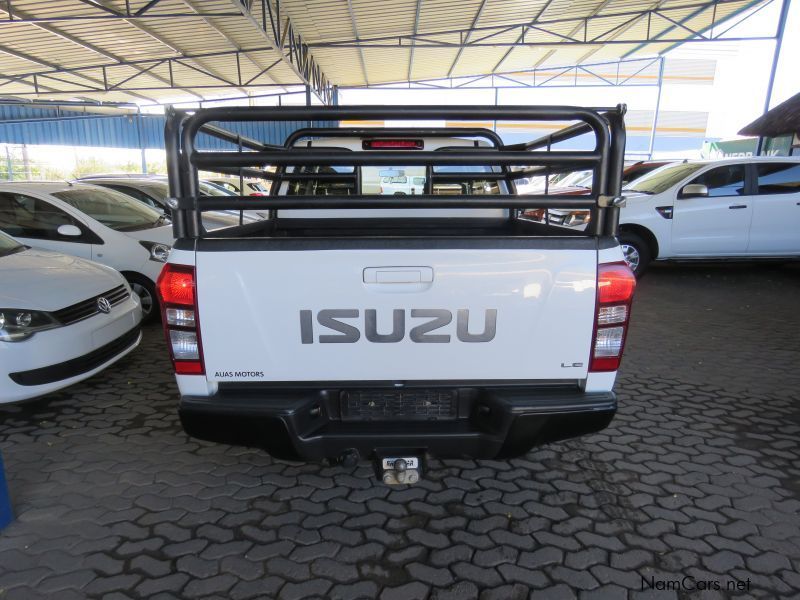 Isuzu KB 240 LE D/CAB 4X4 in Namibia