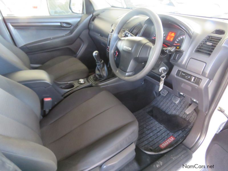 Isuzu KB 240 LE D/CAB 4X4 in Namibia