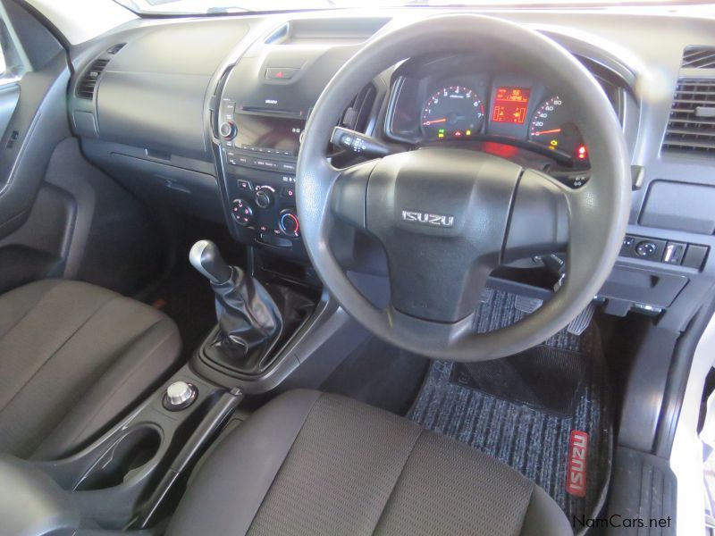 Isuzu KB 240 LE D/CAB 4X4 in Namibia