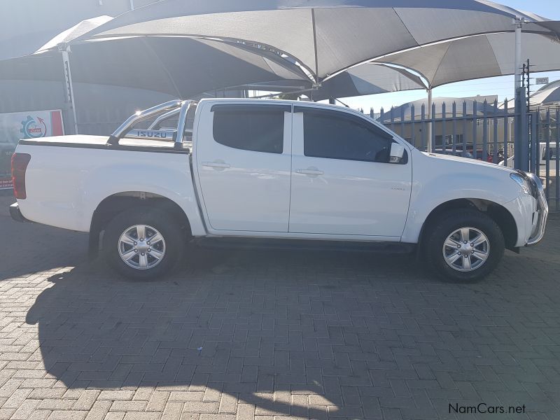 Isuzu KB 240 LE Double Cab 4x4 in Namibia