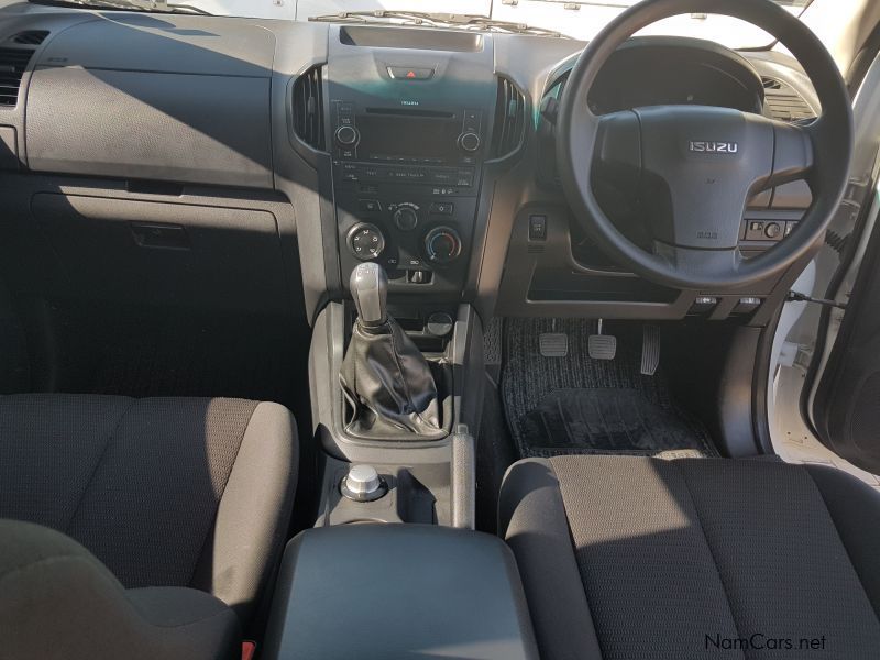 Isuzu KB 240 LE Double Cab 4x4 in Namibia