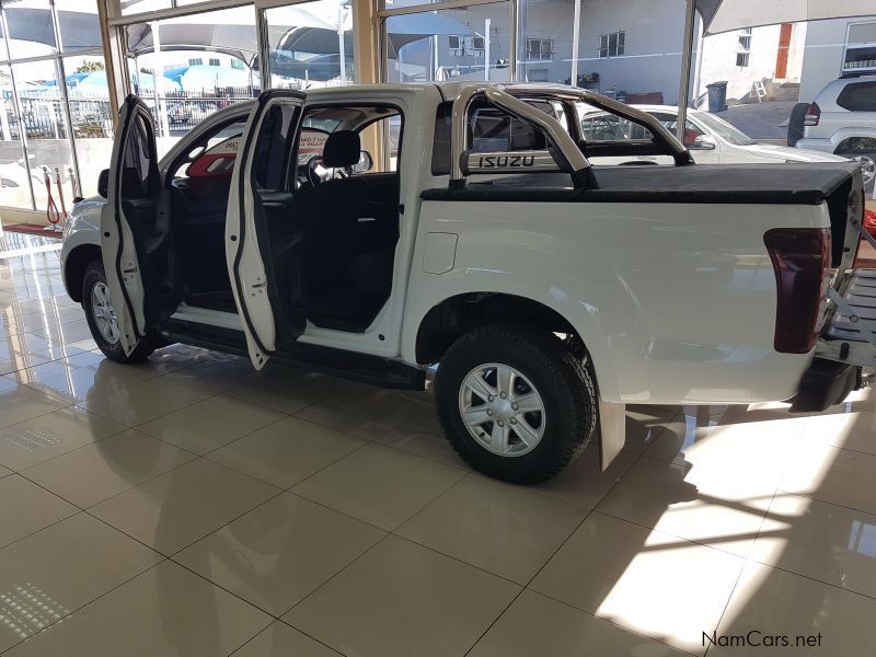 Isuzu KB 240 LE Double Cab 4x4 in Namibia