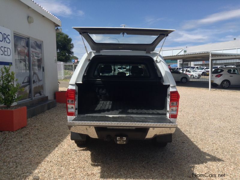 Isuzu KB 300 D-TEQ 4x4 D/CAB LX in Namibia