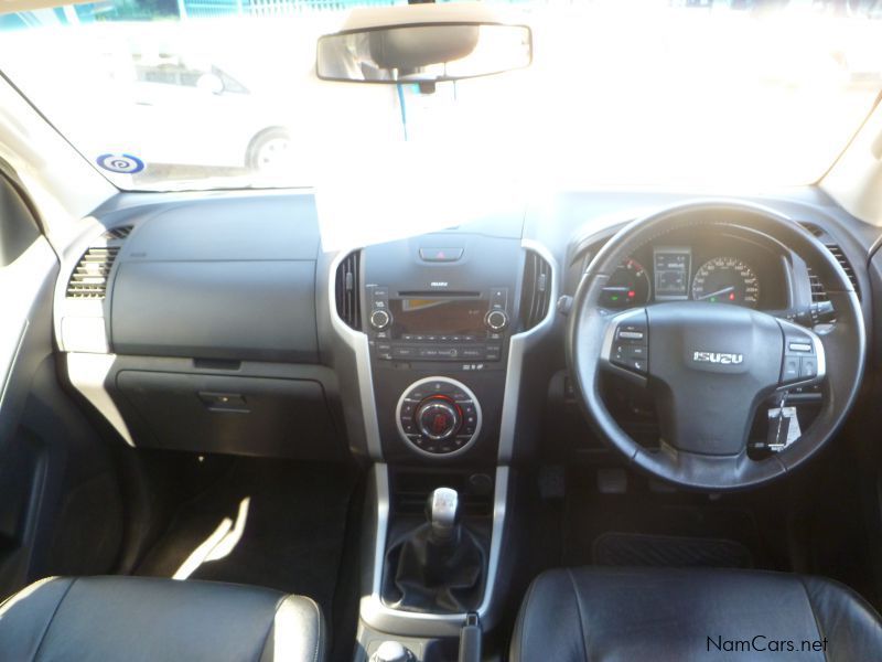 Isuzu KB 300 D-TEQ 4x4 D/CAB LX MIDNITE Edition in Namibia