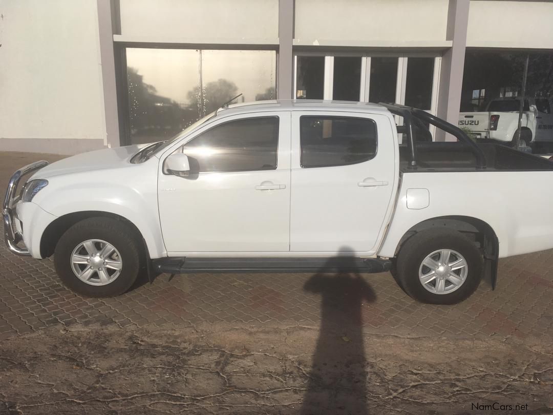 Isuzu KB240 CREWCAB 4X4 in Namibia