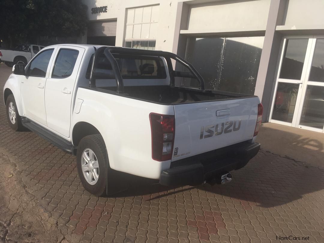 Isuzu KB240 CREWCAB 4X4 in Namibia