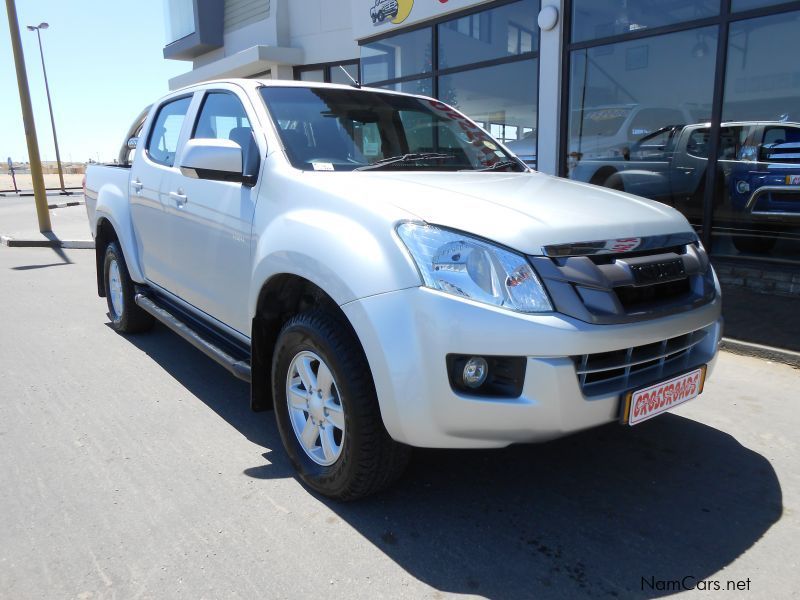 Isuzu KB240 LE D/C 4x4 in Namibia