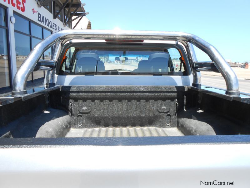 Isuzu KB240 LE D/C 4x4 in Namibia