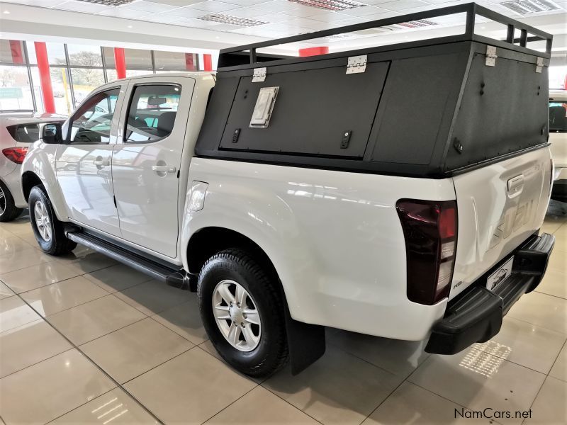 Isuzu KB240I 4x4 Manual D/Cab in Namibia