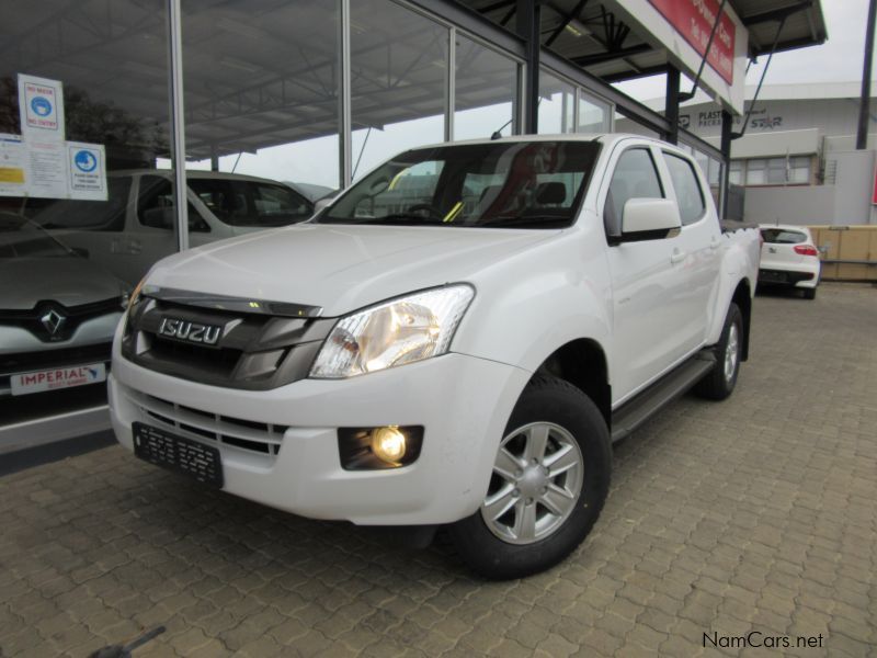 Isuzu KB24i Le 4x4 D/C Man Petrol in Namibia