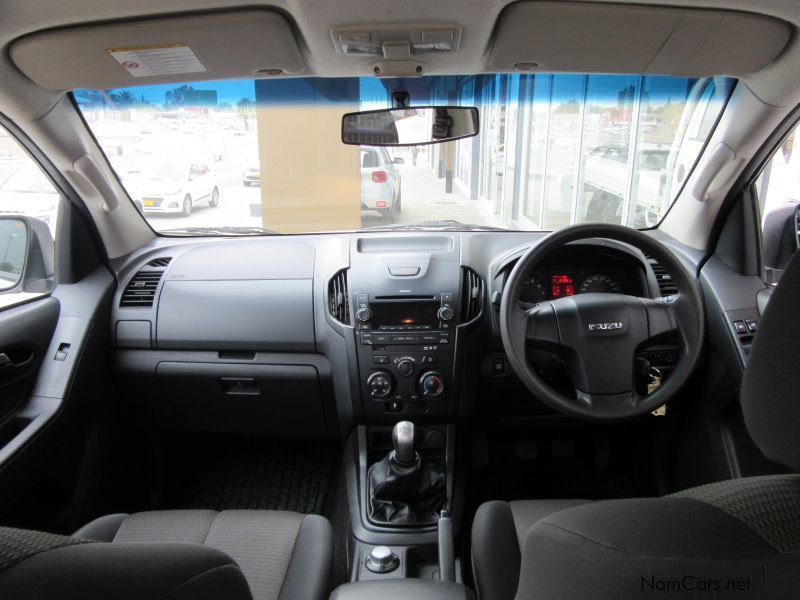 Isuzu KB24i Le 4x4 D/C Man Petrol in Namibia