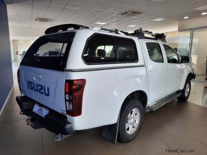 Isuzu KB250 D/C 4x4 in Namibia