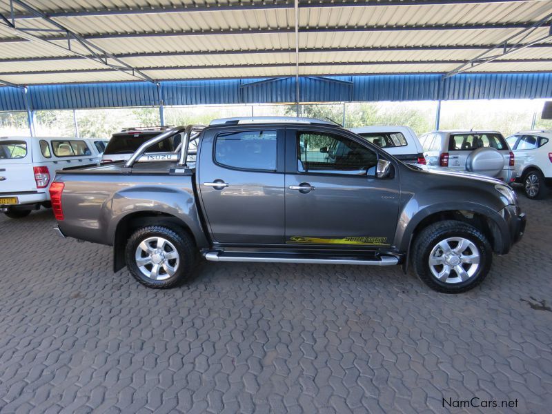 Isuzu KB300 D TEQ D CAB 4X4 in Namibia