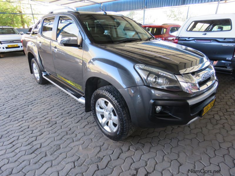 Isuzu KB300 D TEQ D CAB 4X4 in Namibia