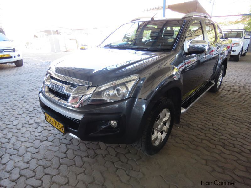 Isuzu KB300 D TEQ D CAB 4X4 in Namibia