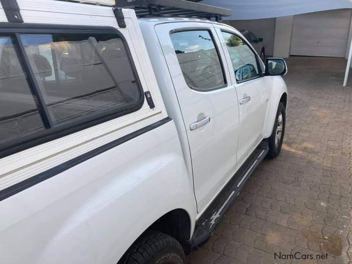 Isuzu KB300 LX D/Cab 4x4 in Namibia