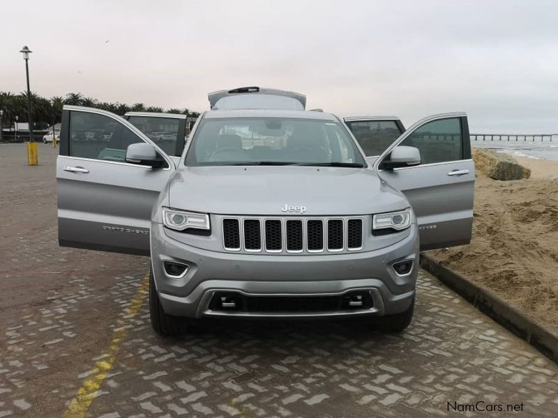 Jeep Grand Cherokee Overland (Hemi) 5.7 in Namibia