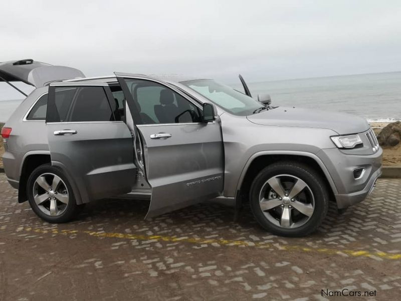 Jeep Grand Cherokee Overland (Hemi) 5.7 in Namibia