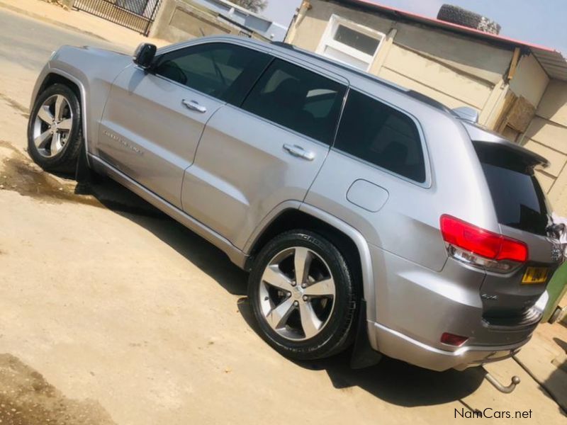 Jeep Grand Cherokee Overland (Hemi) 5.7 in Namibia