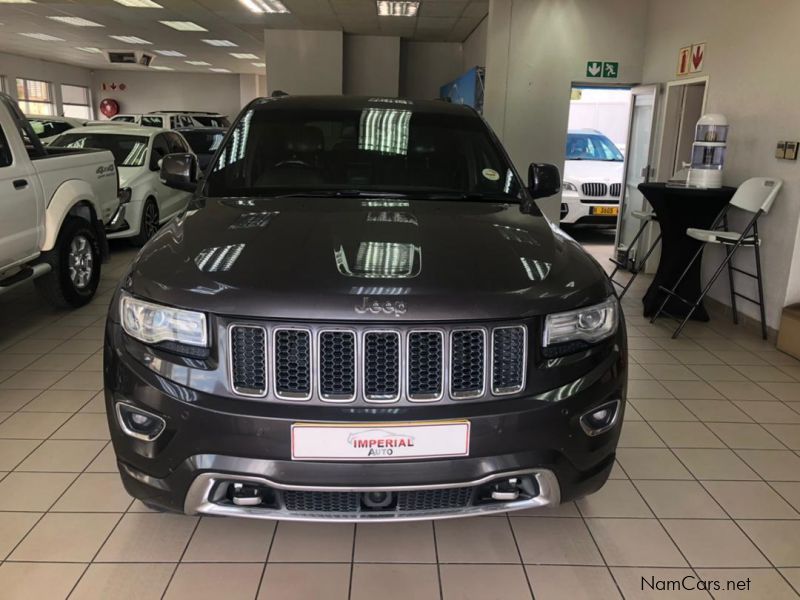 Jeep Grand Cherokee V6 3.6 Overlander in Namibia