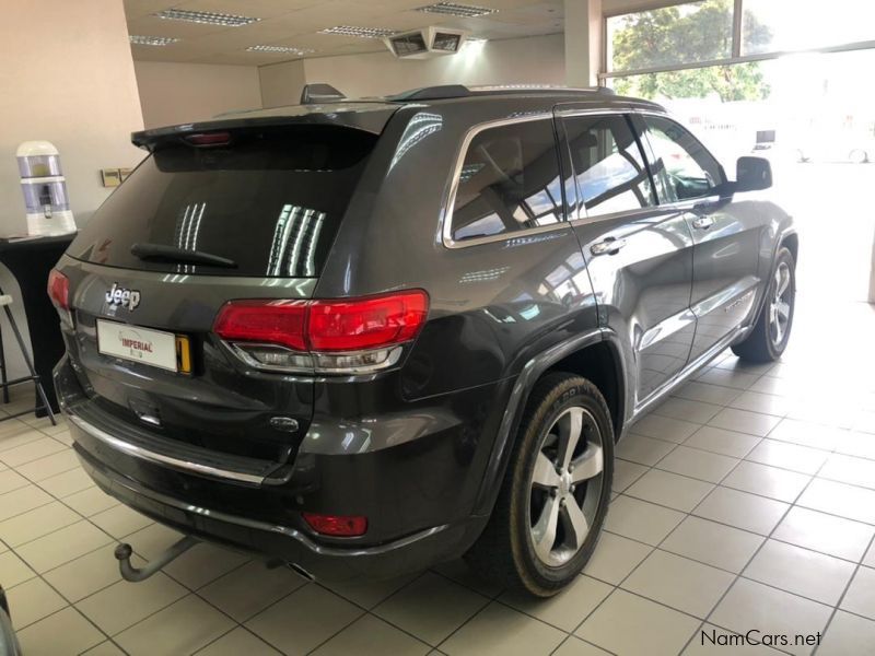 Jeep Grand Cherokee V6 3.6 Overlander in Namibia