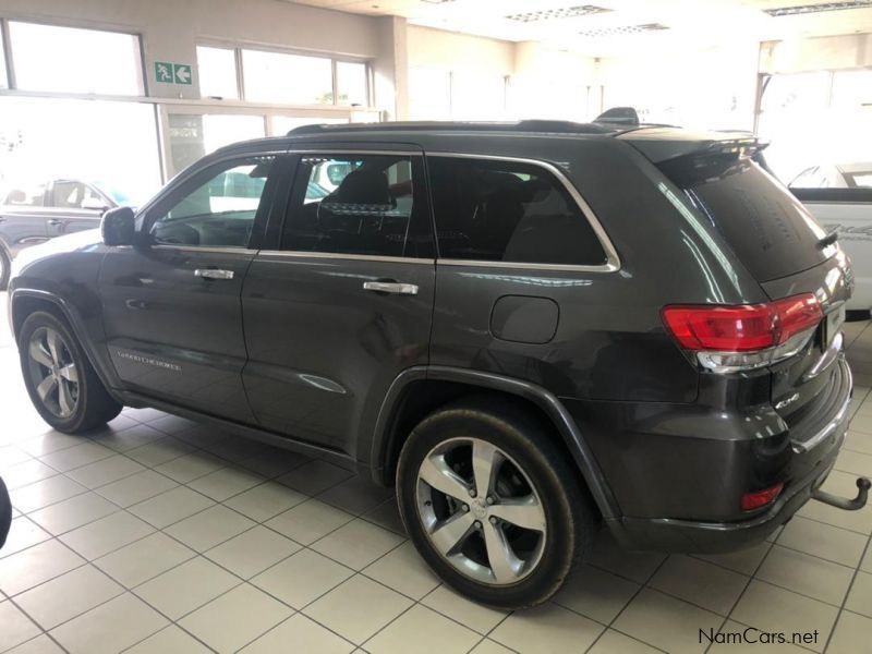 Jeep Grand Cherokee V6 3.6 Overlander in Namibia