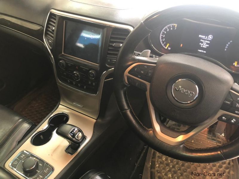 Jeep Grand Cherokee V6 3.6 Overlander in Namibia