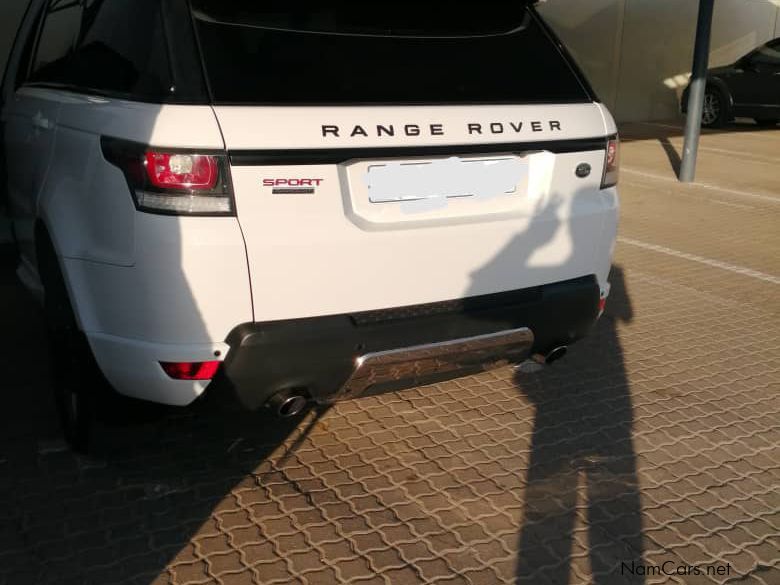 Land Rover 5L V8 in Namibia