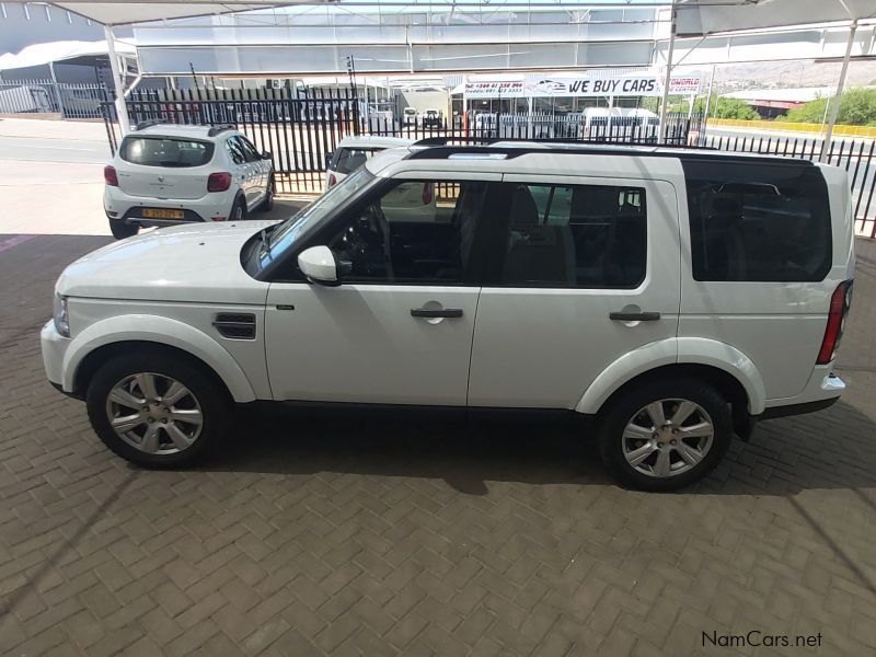 Land Rover Discovery 4 SE in Namibia