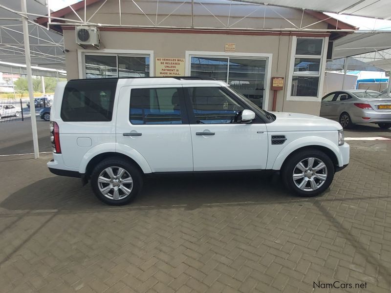 Land Rover Discovery 4 SE in Namibia