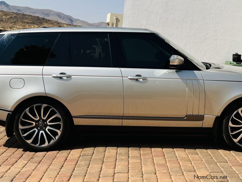 Land Rover Range Rover Vogue SE 250kw in Namibia