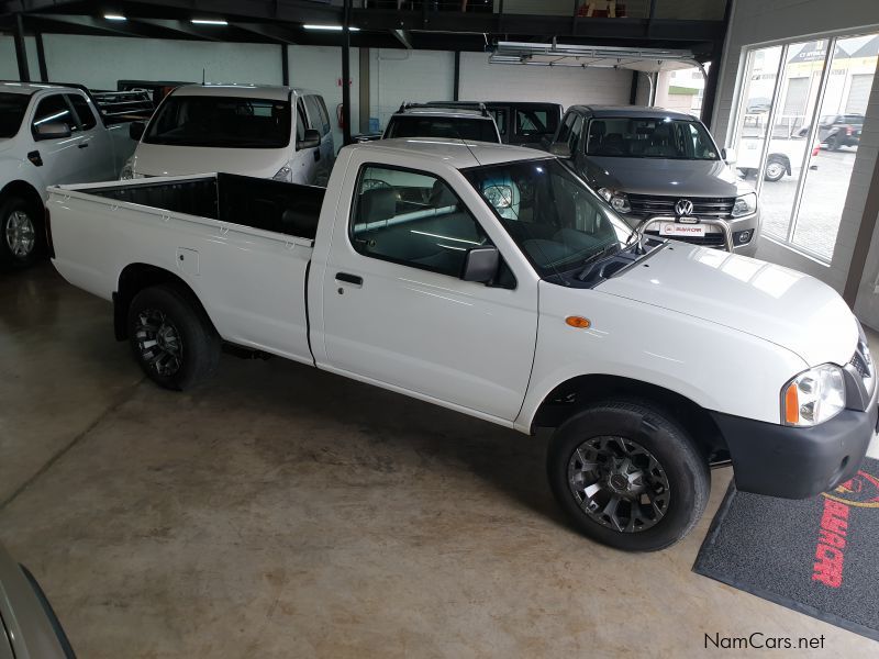 Nissan NP 300 2.0 Base in Namibia