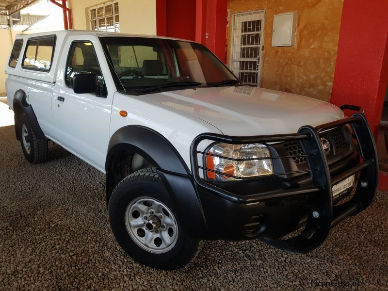 Nissan NP 300 2.4 Hardbody in Namibia