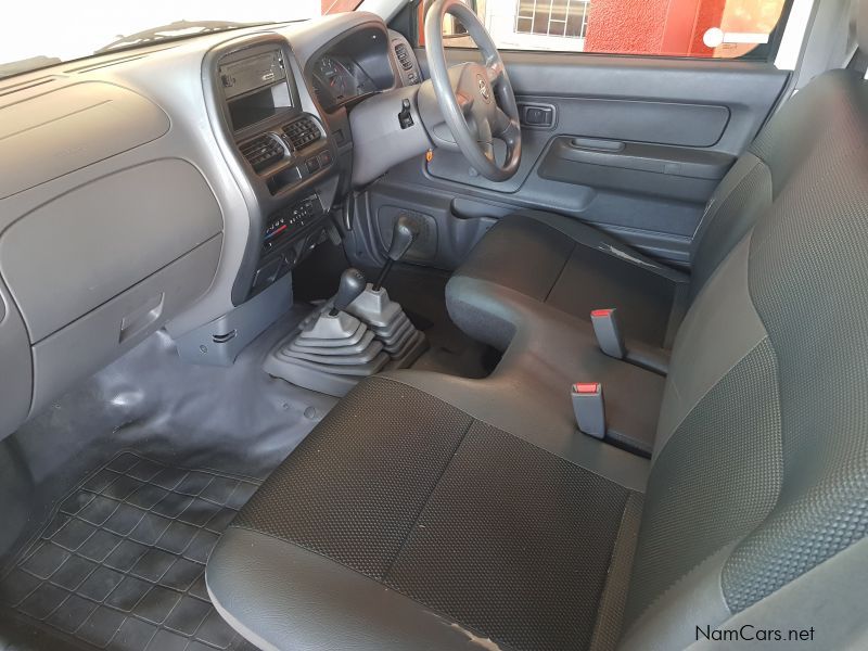 Nissan NP 300 2.4 Hardbody in Namibia