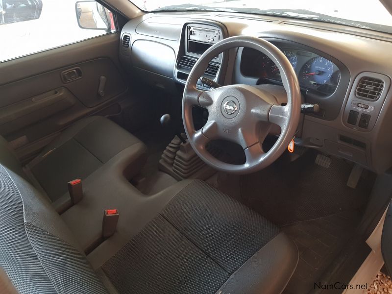 Nissan NP 300 2.4 Hardbody in Namibia