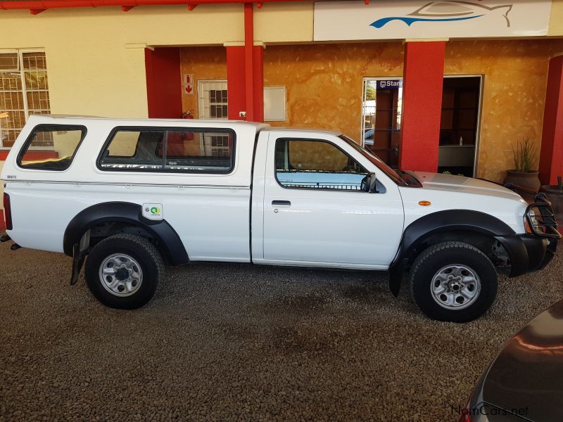 Nissan NP 300 2.4 Hardbody in Namibia