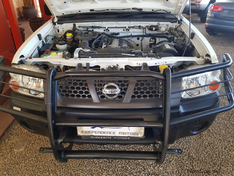 Nissan NP 300 2.4 Hardbody in Namibia