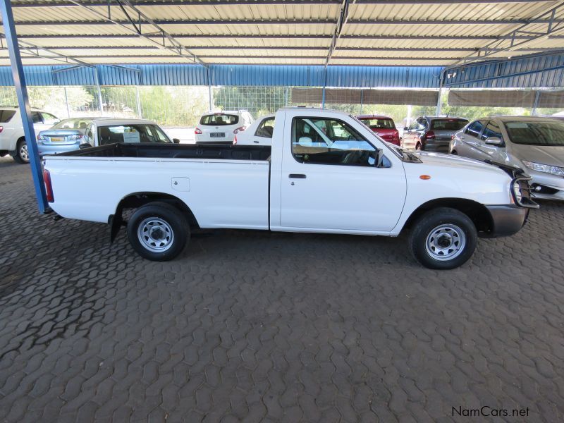 Nissan NP 300 2000 LWB in Namibia