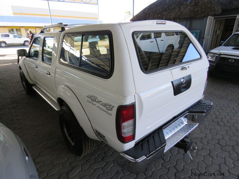 Nissan NP300  2,5 D/CAB 4X4 in Namibia