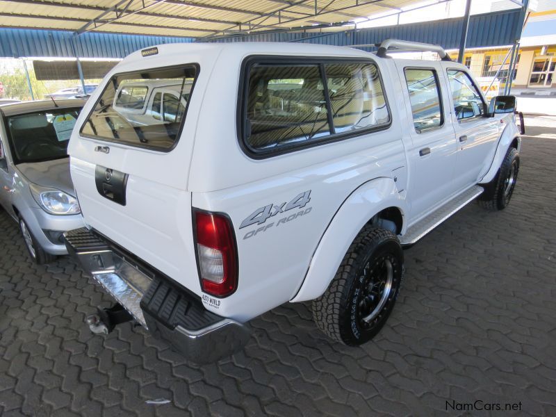 Nissan NP300  2,5 D/CAB 4X4 in Namibia