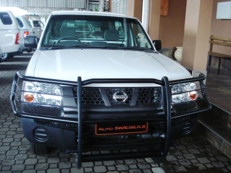 Nissan NP300 2.0 LWB in Namibia