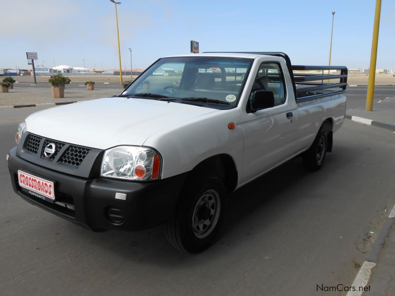 Nissan NP300 2.0 S/C LWB in Namibia