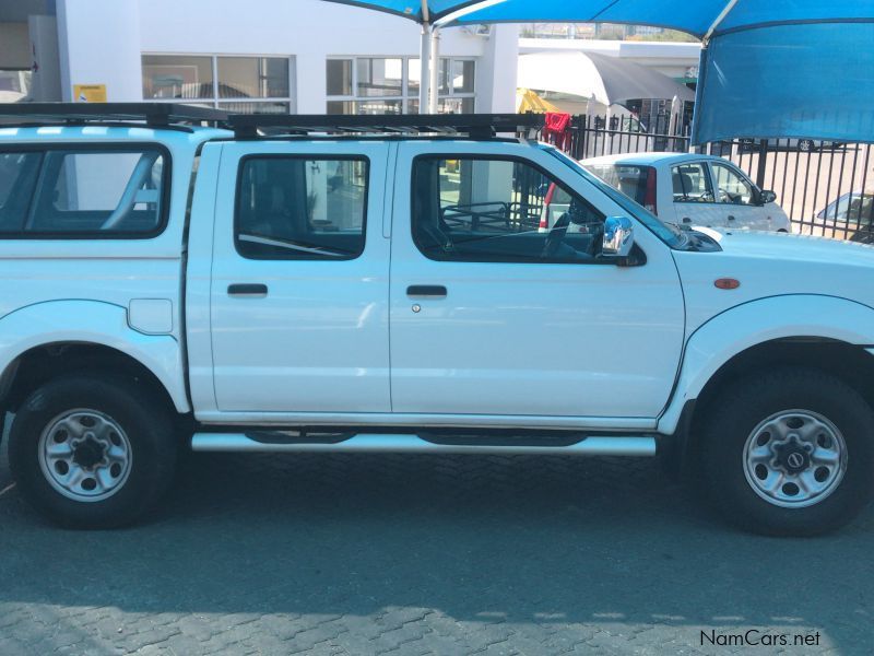 Nissan NP300 2.4 Dubble Cab 4x4 NO DEPOSIT in Namibia
