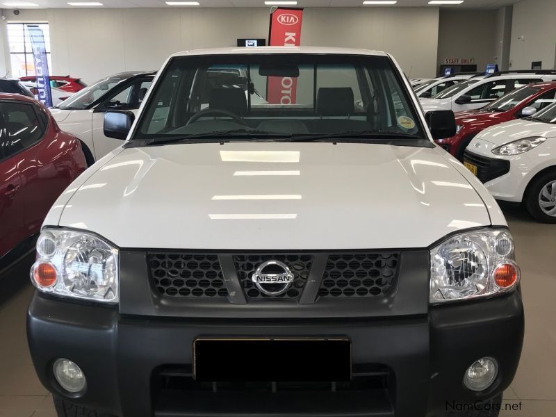 Nissan NP300 2.4 Single Cab 4X4 in Namibia