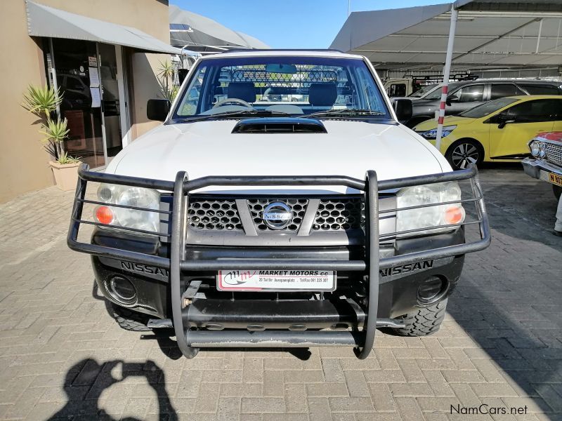 Nissan NP300 2.5 TDCi Hardbody 4x4 LWB in Namibia
