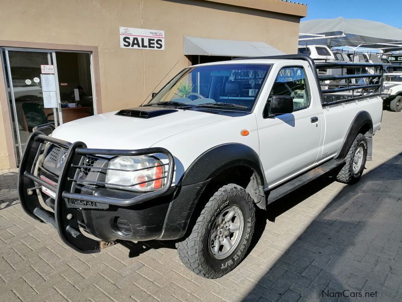 Nissan NP300 2.5 TDCi Hardbody 4x4 LWB in Namibia